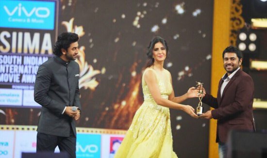 SIIMA 2017 Pics: Sensational Trisha Krishnan bags award for negative role in Kodi Malayalam Superstar Nivin Pauly gets his award from Bollywood superstars Ranbir Kapoor and Katrina Kaif who were special guests at SIIMA 2017